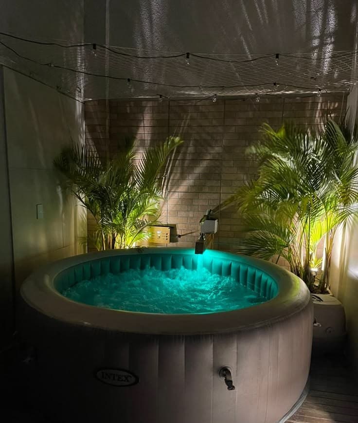 Spa com iluminação LED noturna